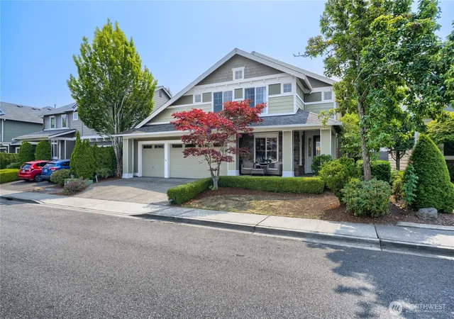 Photo 3 of Single family home for sale at 4613 Ne 2nd Street, Renton, WA 98059 | MLS# NWM2564552 | Listing updated on 2026-09-23