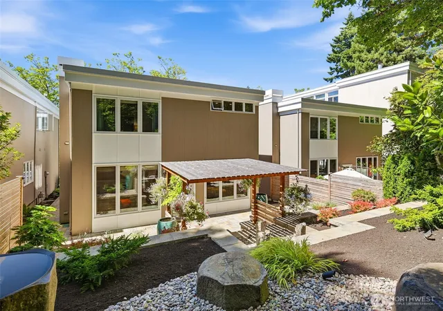 Photo 1 of Townhouse for sale at 604 Bellevue Way SE, Bellevue, WA 98004 | MLS# NWM2564688 | Listing updated on 2026-10-20