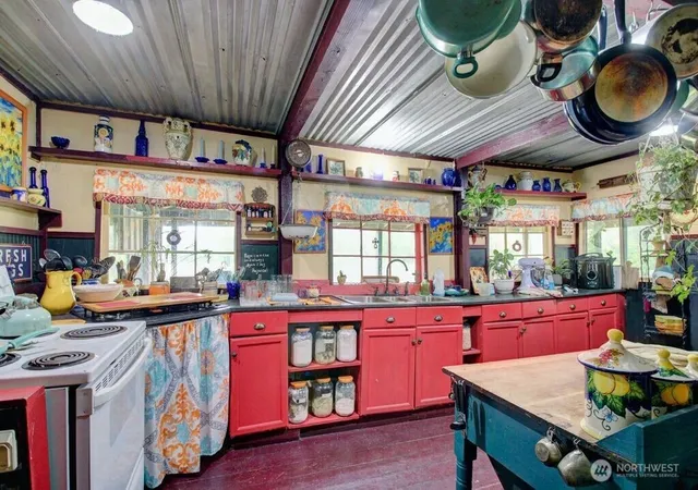 Photo 4 of Single family home for sale at 31090 S Skagit Hwy, Sedro Woolley, WA 98284 | MLS# NWM2564815 | Listing updated on 2026-09-23