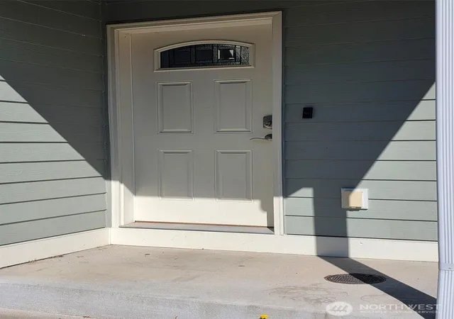Photo 3 of Single family home for sale at 3704 W F St, Bremerton, WA 98312 | MLS# NWM2564951 | Listing updated on 2026-09-22