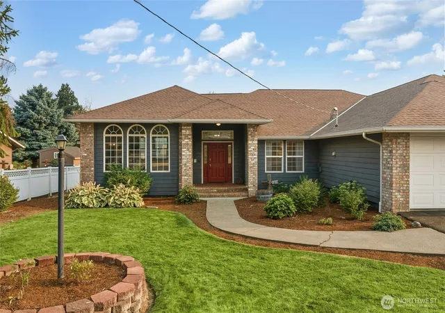 Photo 3 of Single family home for sale at 1318 Bryant Ave, Walla Walla, WA 99362 | MLS# NWM2564981 | Listing updated on 2026-09-23