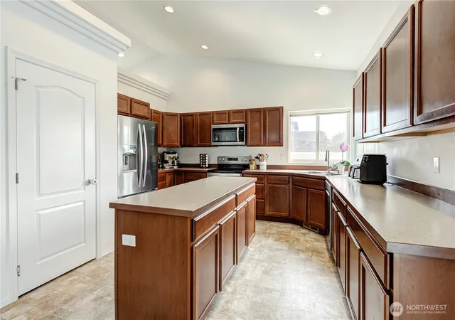 Photo 3 of Sale Pending at 1474 Denny Pl, Rock Island, WA 98850 | MLS# NWM2565058 | Listing updated on 2026-09-24