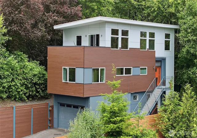 Photo 3 of Sale Pending at 9007 Sand Point Way Ne, Seattle, WA 98115 | MLS# NWM2565105 | Listing updated on 2026-09-28