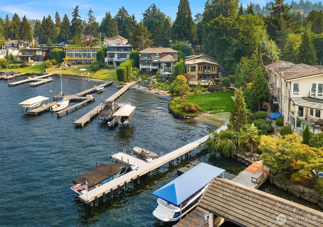 Photo 2 of Single family home for sale at 9418 Se 33rd Street, Mercer Island, WA 98040 | MLS# NWM2565108 | Listing updated on 2026-09-23