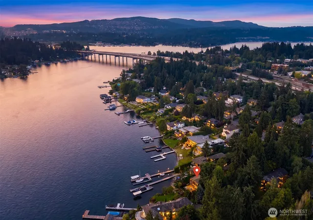 Photo 3 of Single family home for sale at 9418 Se 33rd Street, Mercer Island, WA 98040 | MLS# NWM2565108 | Listing updated on 2026-09-23
