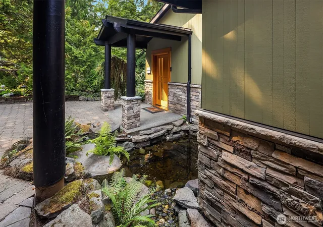 Photo 4 of Single family home for sale at 9418 SE 33rd Street, Mercer Island, WA 98040 | MLS# NWM2565108 | Listing updated on 2026-09-23