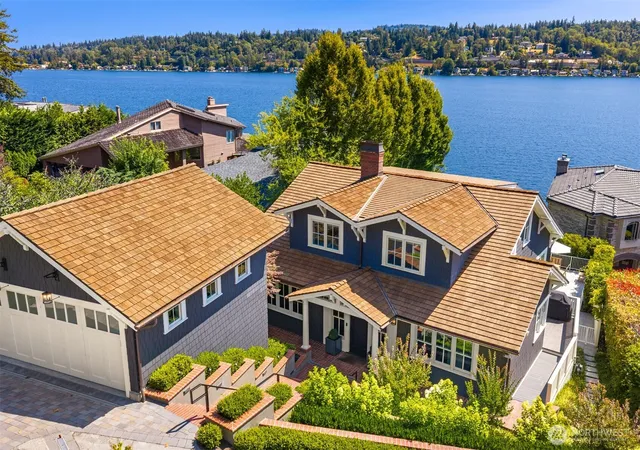 Photo 3 of Sale Pending at 6952 96th Avenue Se, Mercer Island, WA 98040 | MLS# NWM2565163 | Listing updated on 2026-09-25