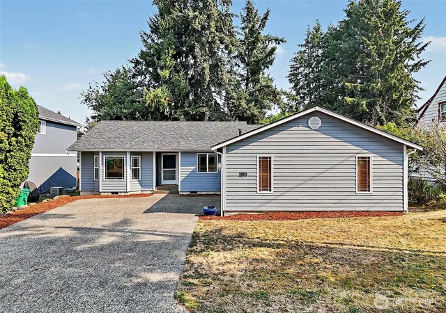 Photo 2 of Single family home for sale at 2112 Thurston Ave Ne, Olympia, WA 98506 | MLS# NWM2565241 | Listing updated on 2026-09-23