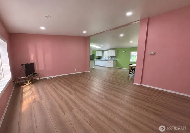 Photo 4 of Manufactured home for sale at 20518 135th Avenue E #7, Graham, WA 98338 | MLS# NWM2565294 | Listing updated on 2026-09-23