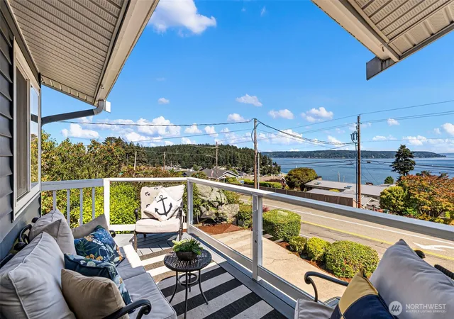 Photo 1 of Sale Pending at 7108 Soundview Dr Nw, Gig Harbor, WA 98335 | MLS# NWM2565328 | Listing updated on 2026-09-25