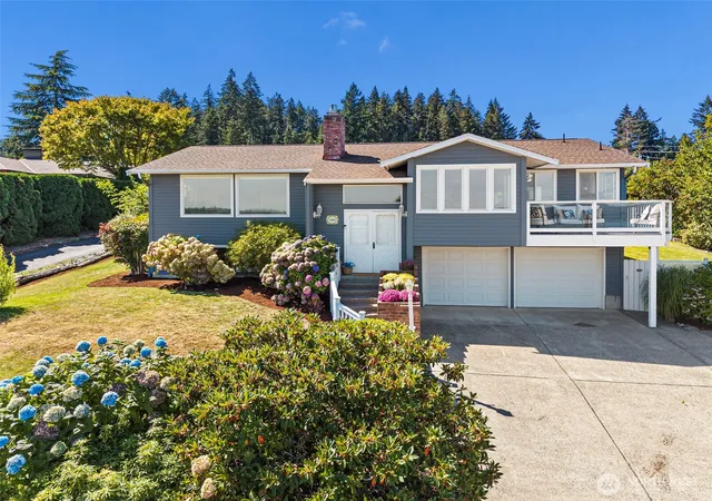 Photo 2 of Sale Pending at 7108 Soundview Dr Nw, Gig Harbor, WA 98335 | MLS# NWM2565328 | Listing updated on 2026-09-25