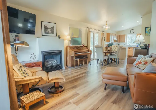 Photo 3 of Single family home for sale at 202 W Mount Baker Ct, Ellensburg, WA 98926 | MLS# NWM2565333 | Listing updated on 2026-09-29