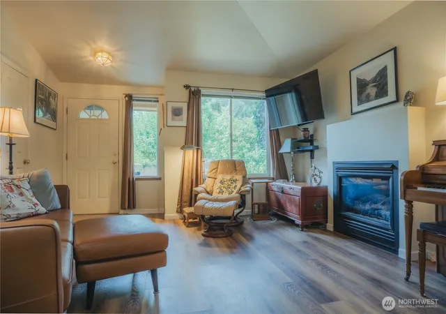 Photo 4 of Single family home for sale at 202 W Mount Baker Ct, Ellensburg, WA 98926 | MLS# NWM2565333 | Listing updated on 2026-09-29