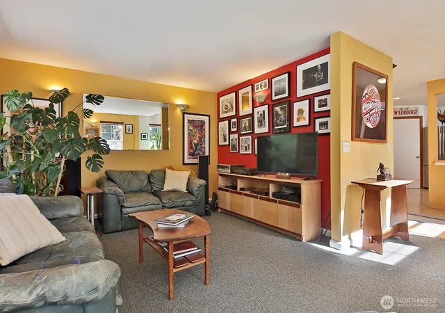 Photo 4 of Sale Pending at 6532 Wahl Rd, Freeland, WA 98249 | MLS# NWM2565388 | Listing updated on 2026-09-22