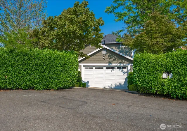 Photo 2 of Sale Pending at 1202 Lansing Ave W, Bremerton, WA 98312 | MLS# NWM2565509 | Listing updated on 2026-09-25
