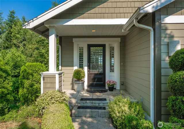 Photo 3 of Sale Pending at 1202 Lansing Ave W, Bremerton, WA 98312 | MLS# NWM2565509 | Listing updated on 2026-09-25