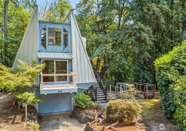 Photo 3 of Sale Pending at 365 Nw Brookwood Ln, Bremerton, WA 98311 | MLS# NWM2565541 | Listing updated on 2026-09-28