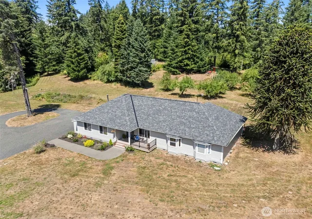 Photo 3 of Sale Pending at 10135 Stedman Rd SE, Olympia, WA 98513 | MLS# NWM2565557 | Listing updated on 2026-09-11
