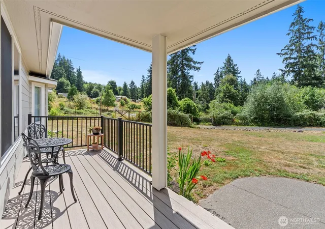 Photo 4 of Sale Pending at 10135 Stedman Rd SE, Olympia, WA 98513 | MLS# NWM2565557 | Listing updated on 2026-09-11
