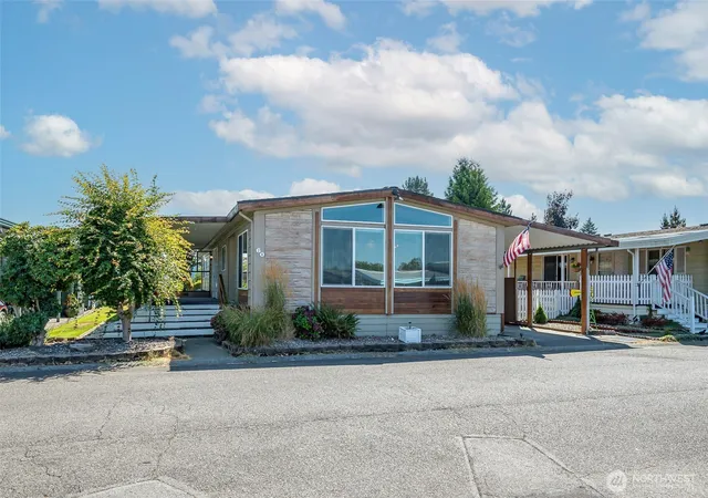 Photo 1 of Manufactured home for sale at 1402 22nd St Ne #60, Auburn, WA 98002 | MLS# NWM2565631 | Listing updated on 2026-09-23
