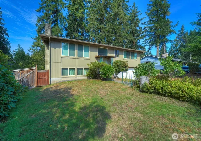 Photo 3 of Sale Pending at 3464 Balsam Blvd Se, Port Orchard, WA 98366 | MLS# NWM2565639 | Listing updated on 2026-09-25