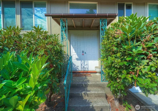Photo 4 of Sale Pending at 3464 Balsam Blvd Se, Port Orchard, WA 98366 | MLS# NWM2565639 | Listing updated on 2026-09-25