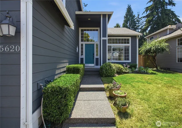 Photo 4 of Single family home for sale at 5620 Evergreen Loop SE, Auburn, WA 98092 | MLS# NWM2565751 | Listing updated on 2026-09-23