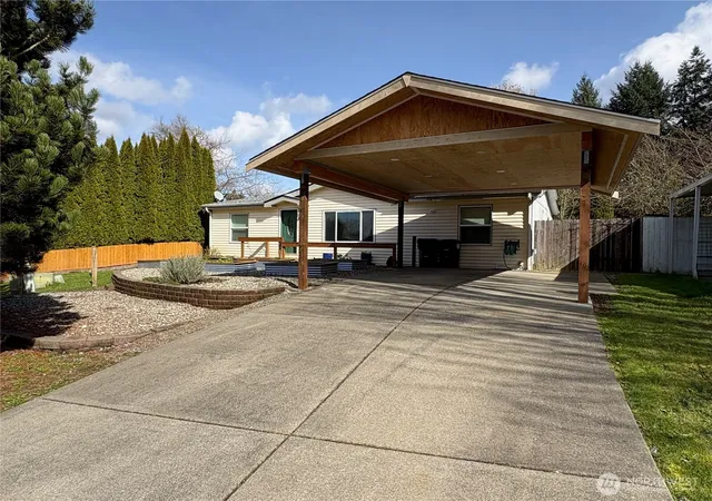 Photo 2 of Sale Pending at 4332 Lakeview Ct, Lacey, WA 98503 | MLS# NWM2565795 | Listing updated on 2026-09-25