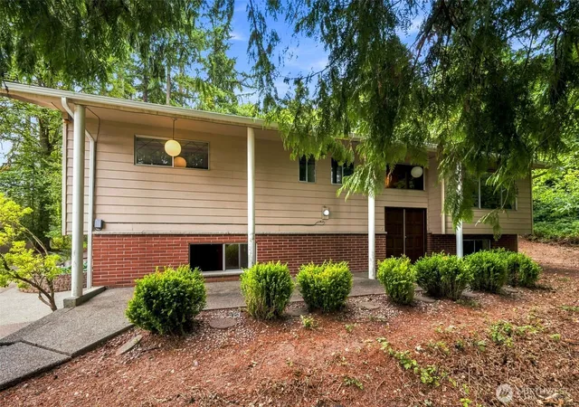 Photo 3 of Single family home for sale at 7412 104th Street E, Puyallup, WA 98373 | MLS# NWM2565840 | Listing updated on 2026-09-23