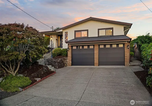 Photo 1 of Single family home for sale at 1871 N Skyline Dr, Tacoma, WA 98406 | MLS# NWM2565935 | Listing updated on 2026-09-30