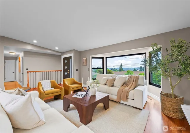 Photo 3 of Single family home for sale at 1871 N Skyline Dr, Tacoma, WA 98406 | MLS# NWM2565935 | Listing updated on 2026-09-30