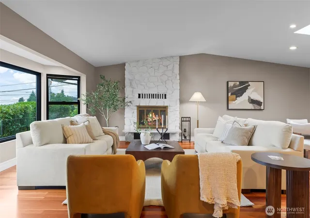 Photo 4 of Single family home for sale at 1871 N Skyline Dr, Tacoma, WA 98406 | MLS# NWM2565935 | Listing updated on 2026-09-30