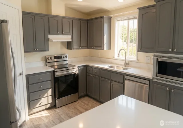 Photo 3 of Manufactured home for sale at 2011 E 95th Street, Tacoma, WA 98445 | MLS# NWM2565944 | Listing updated on 2026-09-23