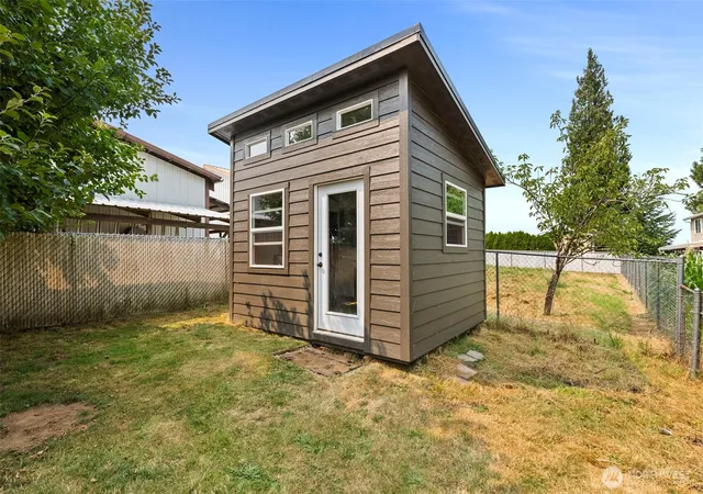 Photo 3 of Single family home for sale at 310 E Cedarcrest Ct, Chehalis, WA 98532 | MLS# NWM2565979 | Listing updated on 2026-10-01