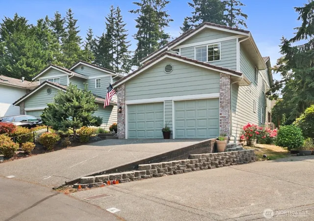 Photo 3 of Townhouse for sale at 2000 Village Green Dr #3, Mill Creek, WA 98012 | MLS# NWM2566020 | Listing updated on 2026-09-29