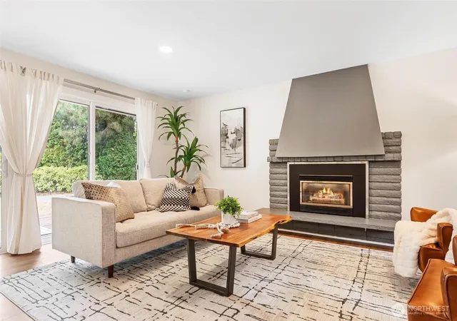 Photo 3 of Sale Pending at 3339 SW 323rd Street, Federal Way, WA 98023 | MLS# NWM2566029 | Listing updated on 2026-09-25