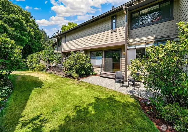 Townhouse for sale at 11911 Stendall Dr N, Seattle, WA 98133 | MLS# NWM2566065