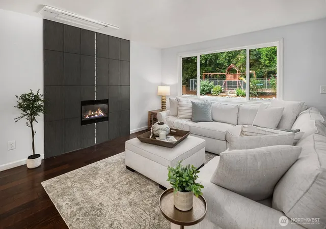 Photo 3 of Single family home for sale at 15650 Issaquah Hobart Rd SE, Issaquah, WA 98027 | MLS# NWM2566106 | Listing updated on 2026-09-23