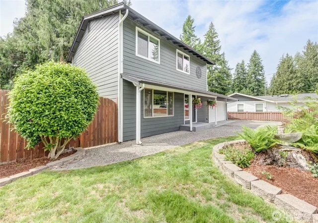 Photo 2 of Single family home for sale at 1924 107th Drive Se, Lake Stevens, WA 98258 | MLS# NWM2566136 | Listing updated on 2026-09-23