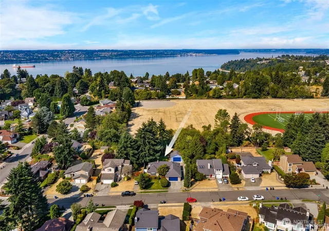 Photo 3 of Single family home for sale at 3902 Larchmont Ave Ne, Tacoma, WA 98422 | MLS# NWM2566148 | Listing updated on 2026-09-23