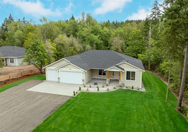 Photo 2 of Contingent at 14811 62nd Avenue Nw, Gig Harbor, WA 98332 | MLS# NWM2566212 | Listing updated on 2026-10-03
