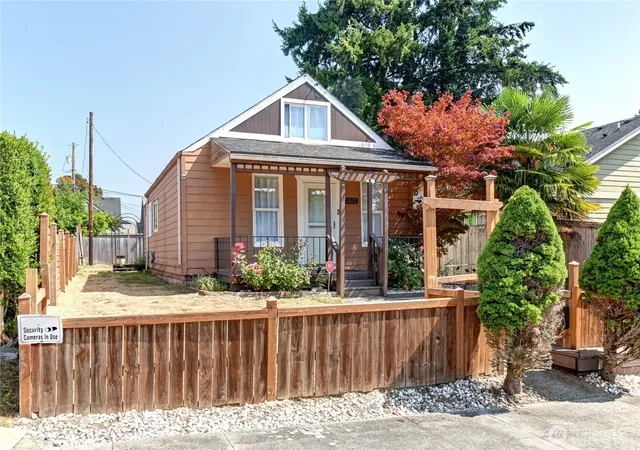 Photo 1 of Sale Pending at 2327 Harrison Ave, Everett, WA 98201 | MLS# NWM2566213 | Listing updated on 2026-09-29