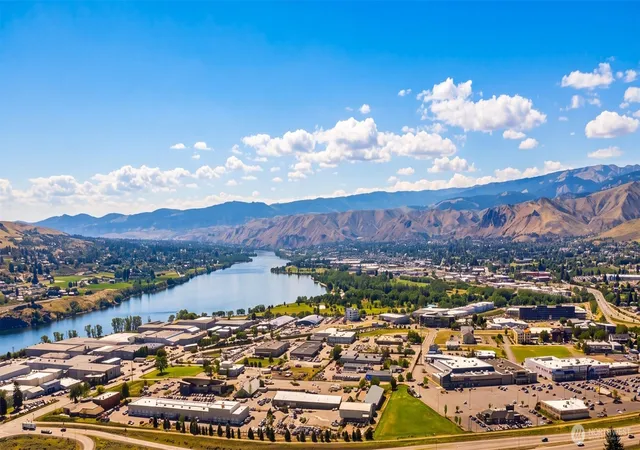 Photo 1 of Single family home for sale at 3116 Ohme Rd, Wenatchee, WA 98801 | MLS# NWM2566228 | Listing updated on 2026-09-21