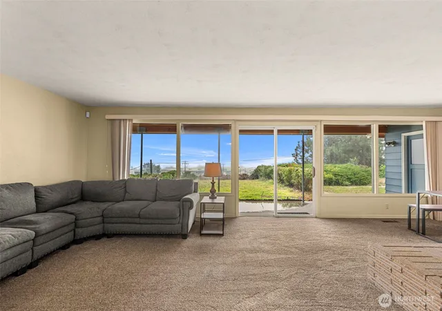 Photo 4 of Single family home for sale at 3116 Ohme Rd, Wenatchee, WA 98801 | MLS# NWM2566228 | Listing updated on 2026-09-21