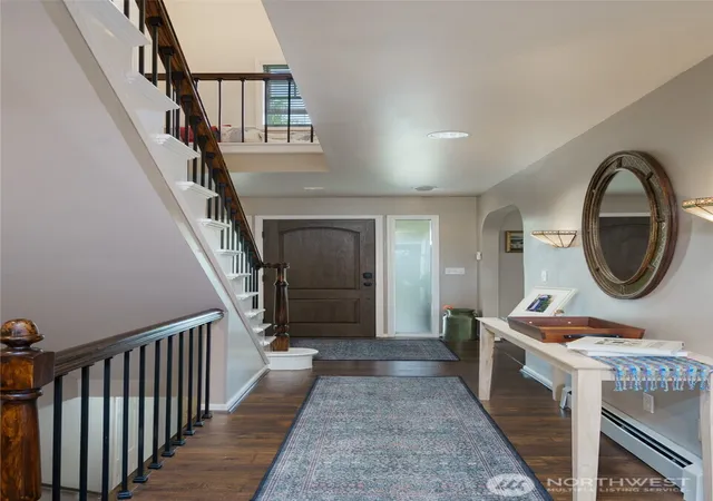 Photo 3 of Single family home for sale at 404 Lilac Dr, Mount Vernon, WA 98273 | MLS# NWM2566456 | Listing updated on 2026-09-26
