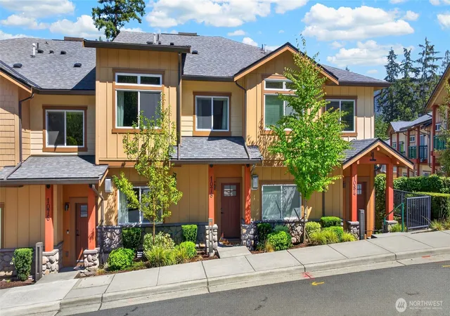 Photo 1 of Townhouse for sale at 1078 Cabin Crk Ln Sw, Issaquah, WA 98027 | MLS# NWM2566528 | Listing updated on 2026-09-29