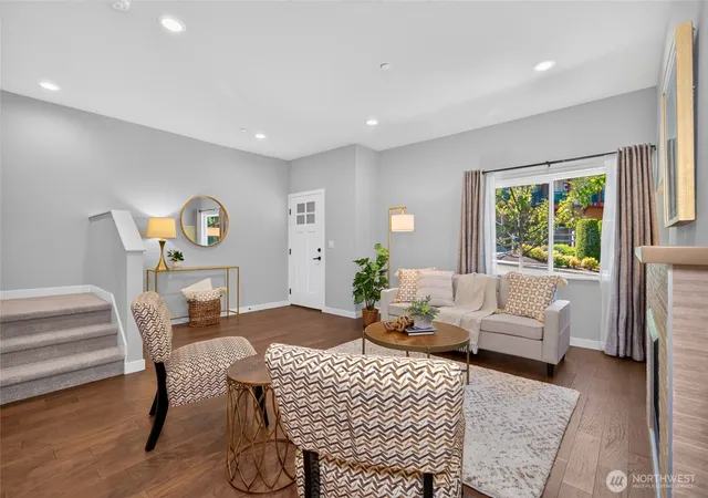 Photo 3 of Townhouse for sale at 1078 Cabin Crk Ln SW, Issaquah, WA 98027 | MLS# NWM2566528 | Listing updated on 2026-09-29