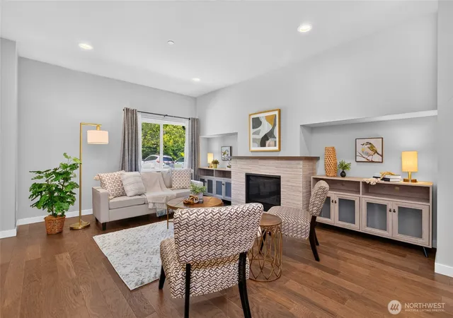 Photo 4 of Townhouse for sale at 1078 Cabin Crk Ln SW, Issaquah, WA 98027 | MLS# NWM2566528 | Listing updated on 2026-09-29