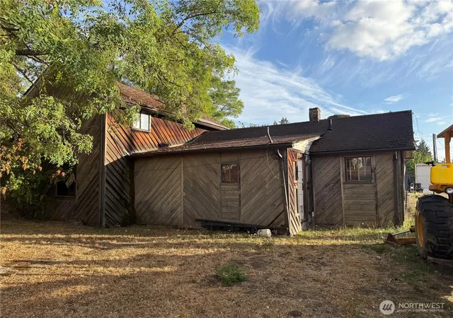 Photo 2 of Single family home for sale at 303 Peterson St S, Roy, WA 98580 | MLS# NWM2566542 | Listing updated on 2026-09-23