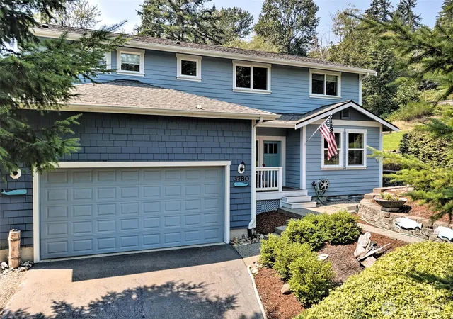 Photo 3 of Single family home for sale at 3780 Ne N Shore Rd, Belfair, WA 98528 | MLS# NWM2566583 | Listing updated on 2026-09-23